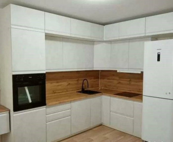 Модульная кухня Бруклин 2.4 x 2 м (Бетон белый) в Дивногорске - divnogorsk.mebel54.com | фото
